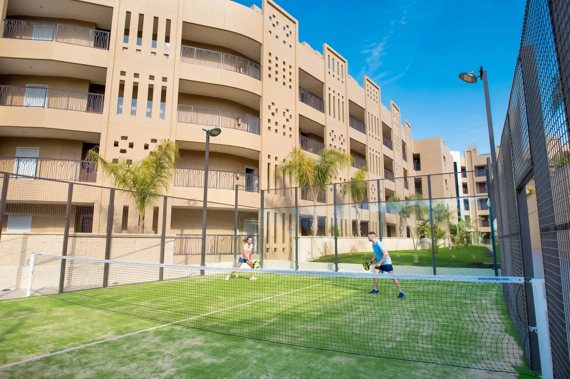 Pista de pádel en hotel: deportes y bienestar activo | GF Victoria