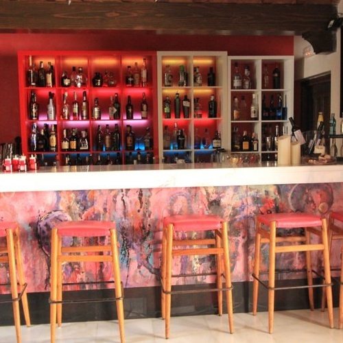 Tardes de relax en el Bar El Candil del hotel Pintor El Greco, en Toledo