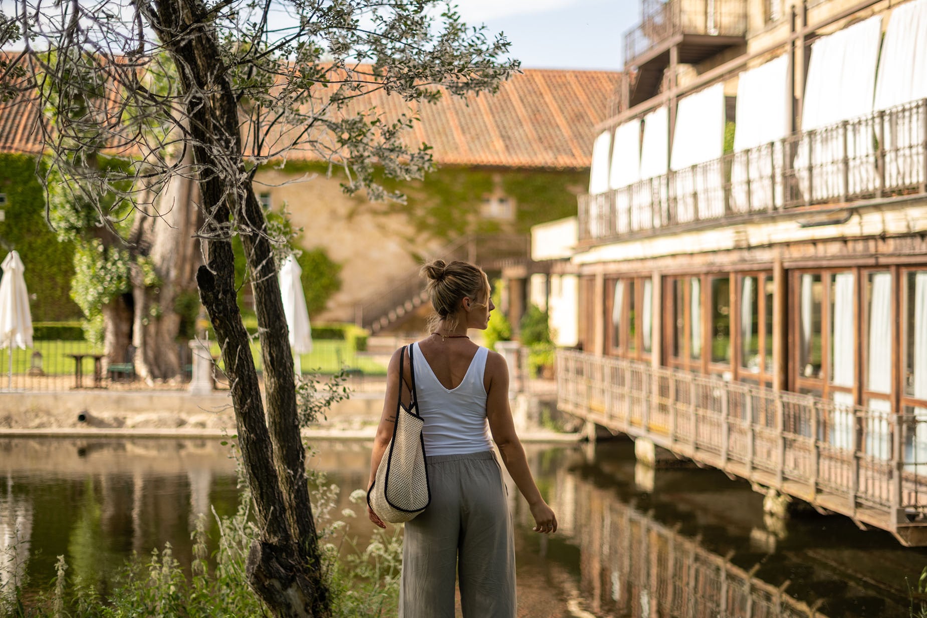 Par de camastros junto a la piscina, Hacienda Zorita Wine Hotel