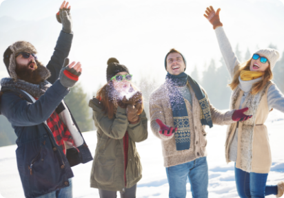 Amics gaudint de la neu, ideal per a esdeveniments NEXTA: Corporativa.