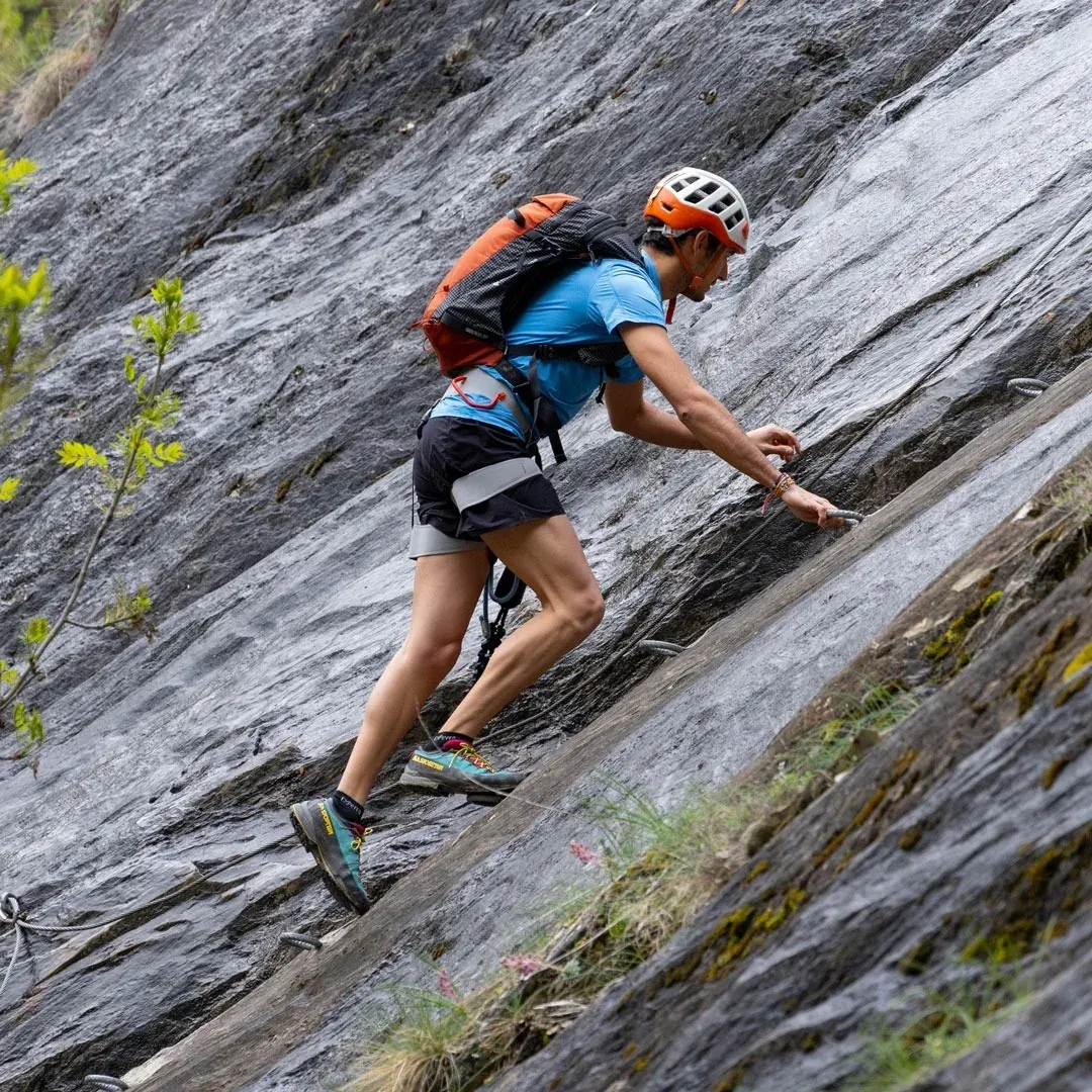 Via ferrata climber NEXTA: Corporativa, rock adventure.