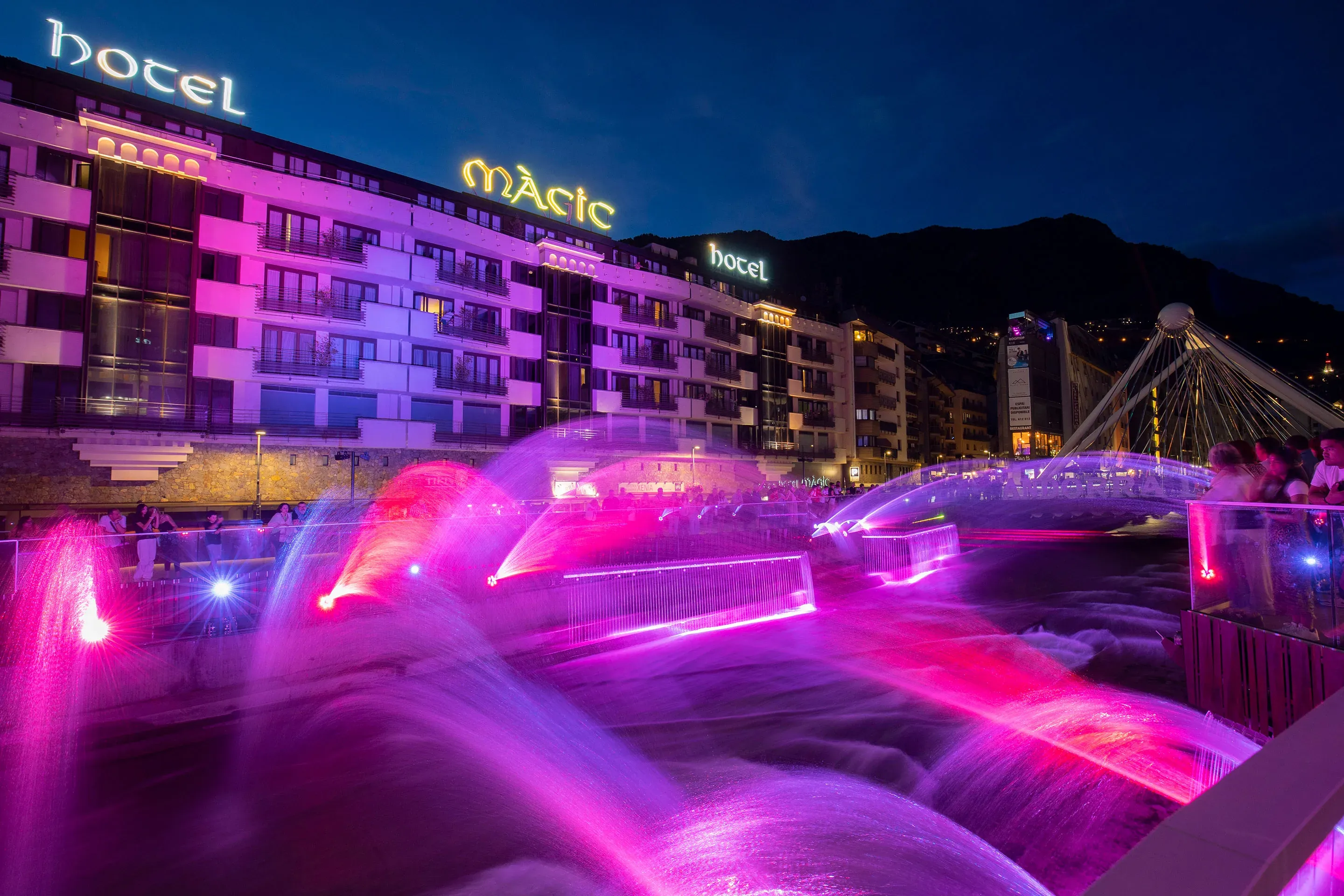 Hotel Màgic Andorra la Vella: Modern hotel with stylish bridge architecture. Official website.