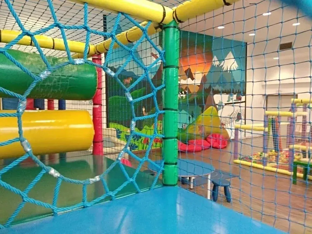 Divertido parque infantil interior NEXTA: Corporativa, ideal para eventos infantiles.