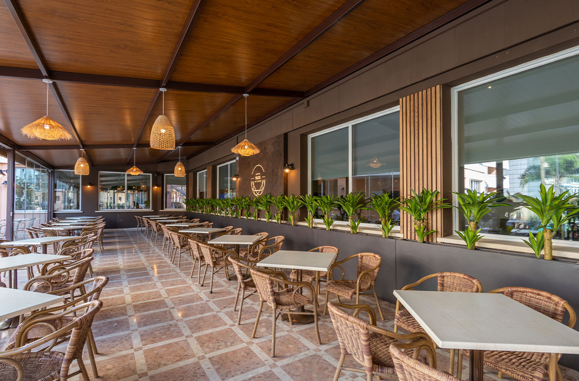 Hotel Parasol by Dorobe