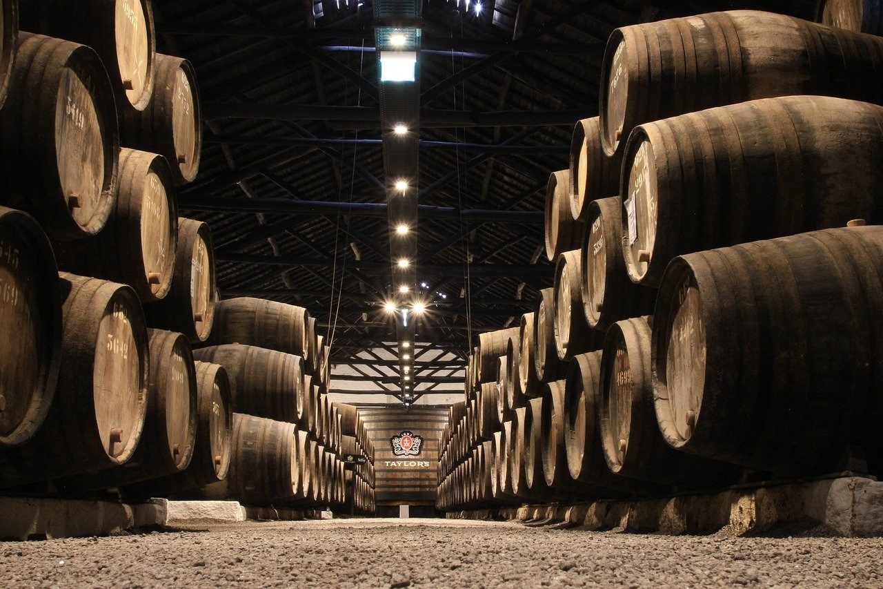 Bodega Colgante Única Cuelga Copas Torneado