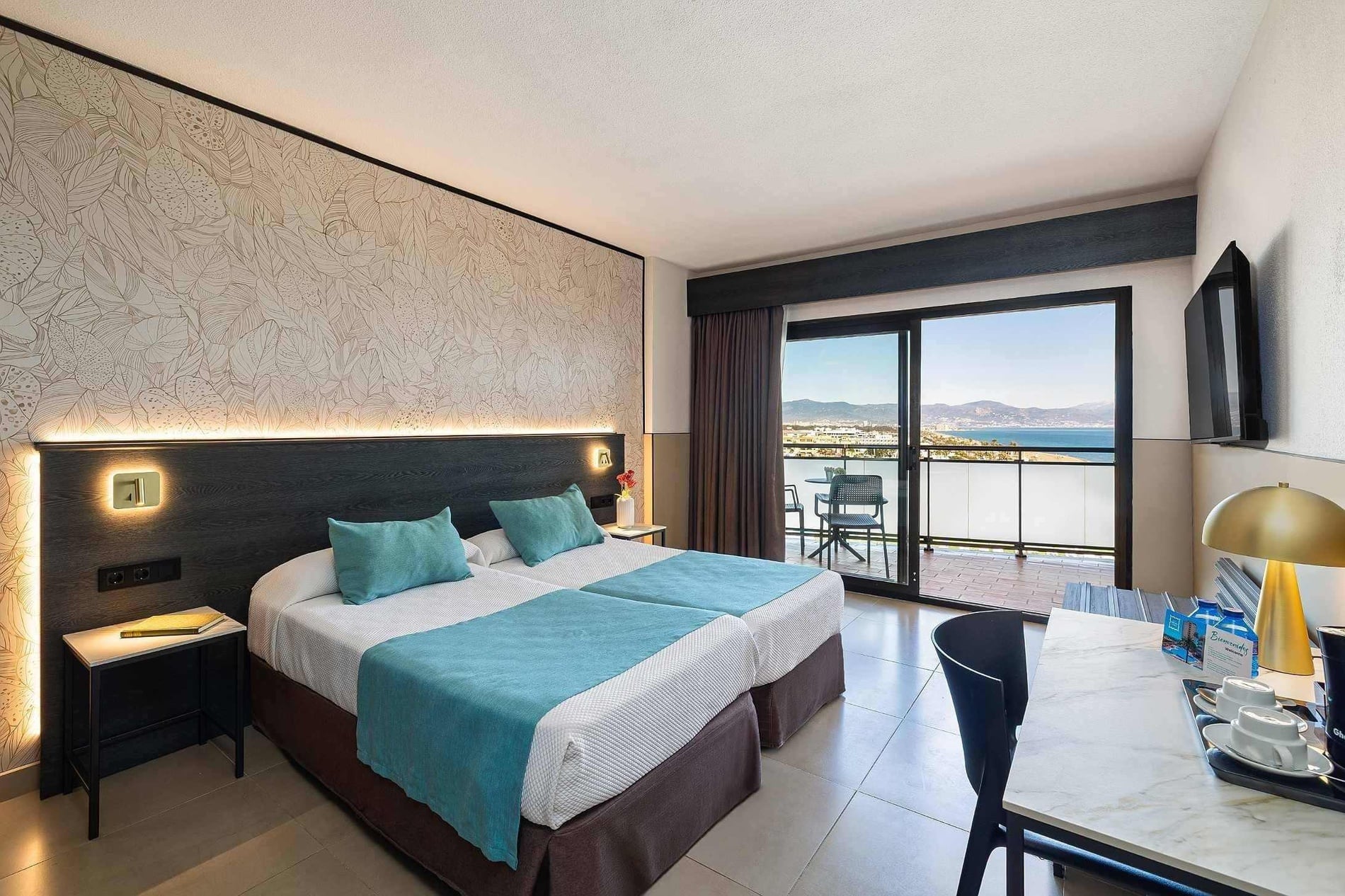 Chambre double avec balcon et vue mer à l'Hotel Puente Real ****, Torremolinos.