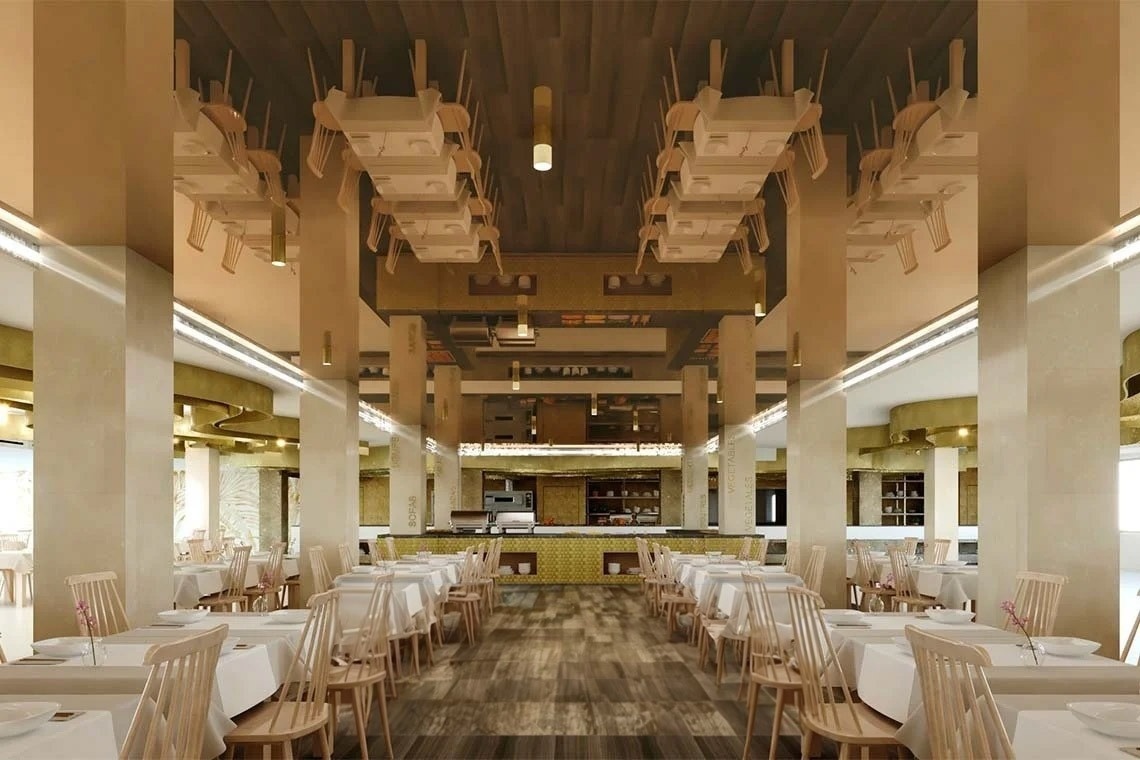 un restaurante con muchas mesas y sillas