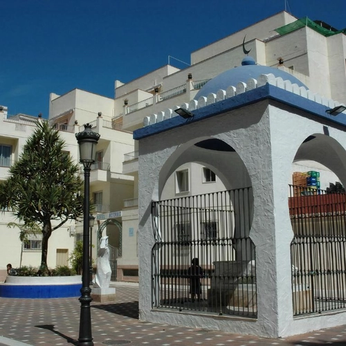 Hotel Victoria Centro: Pabellón azul con cúpula en plaza, hotel con encanto.