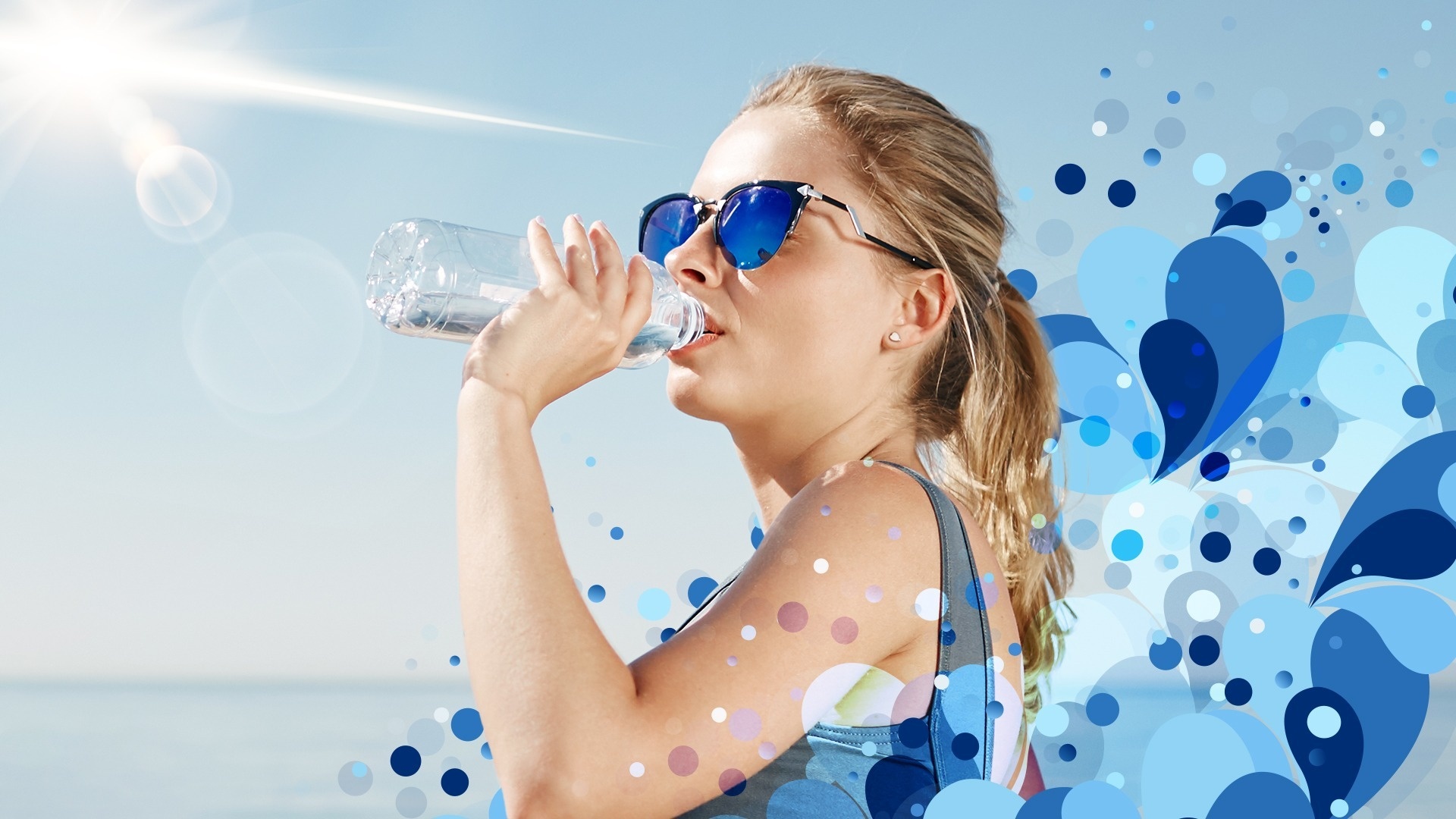 eine gabel hält einen stück pasta mit basilikum und parmesan