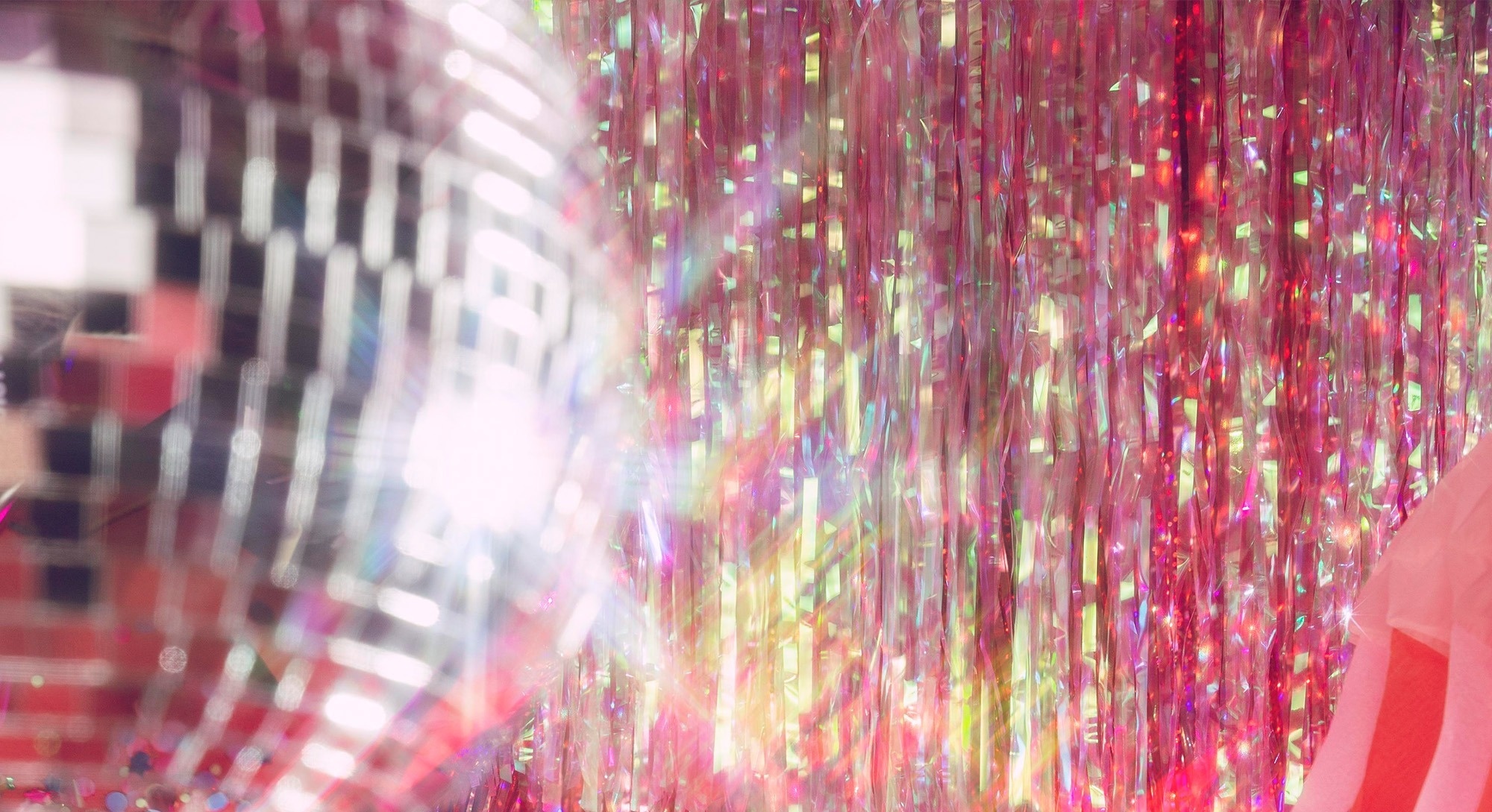 un logo pour hovimia suites costa adeje sur fond bleu