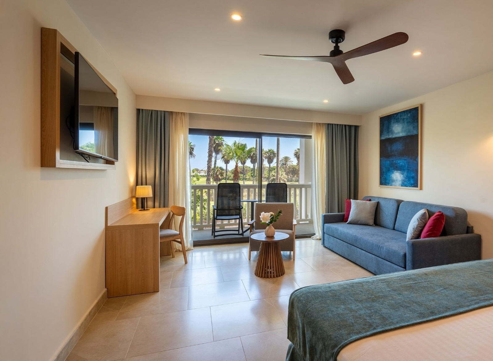 Chambre double supérieure impressionnante avec vue sur la mer, parfaite pour des vacances à la plage de Grenade.
