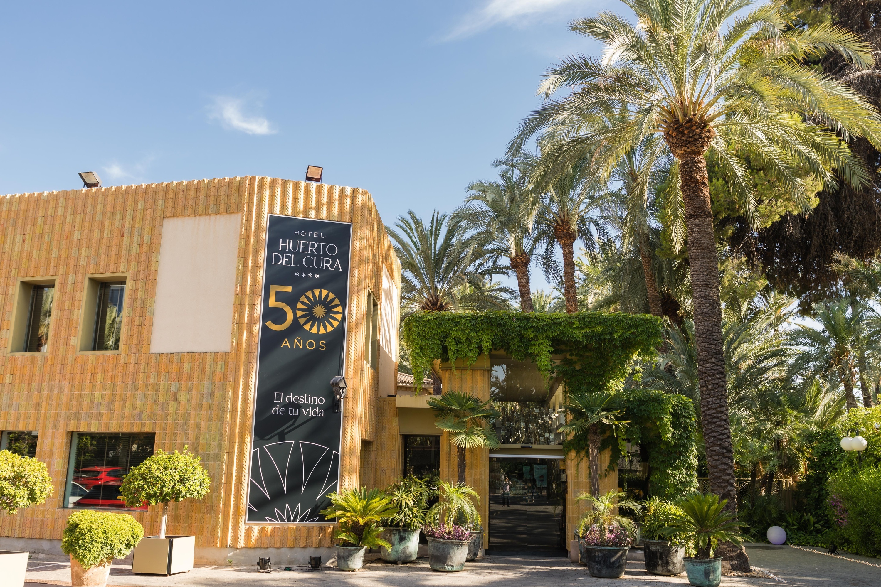 The Hotel Huerto del Cura celebrates 50 years