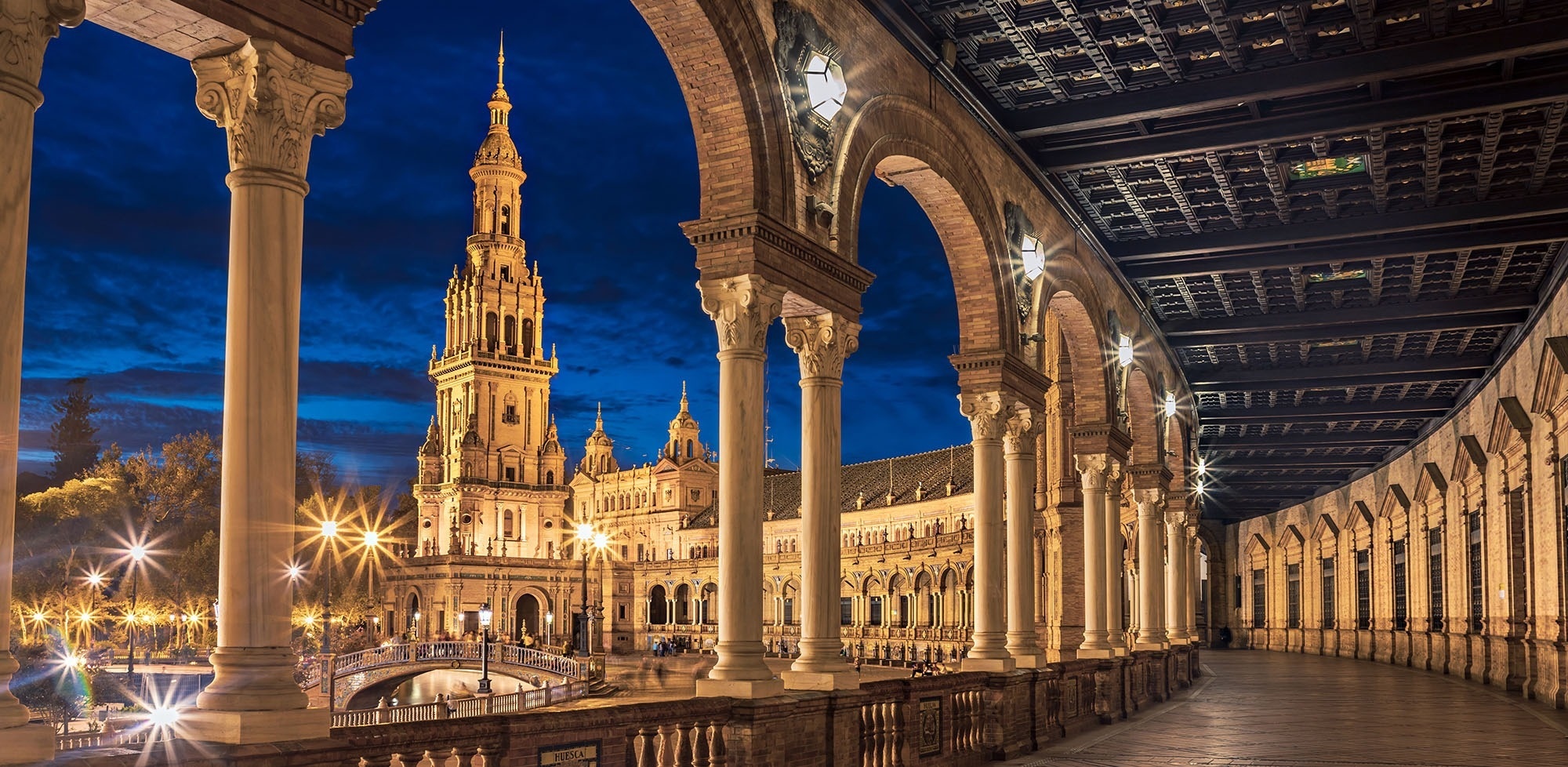 Vida nocturna en Sevilla: Guía de la ciudad que nunca duerme