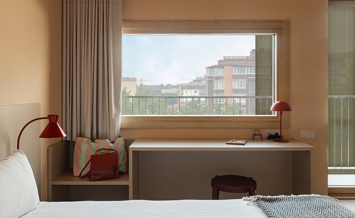 1 Queen Bedroom Apartment with Balcony