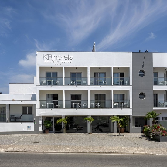 Fachada e vistas panorâmicas