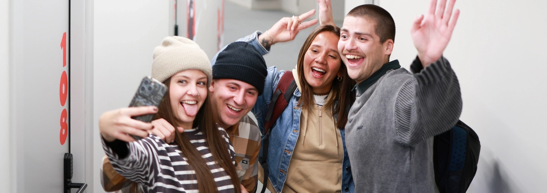 Groupe de jeunes à l'auberge de jeunesse de Ky Mountain