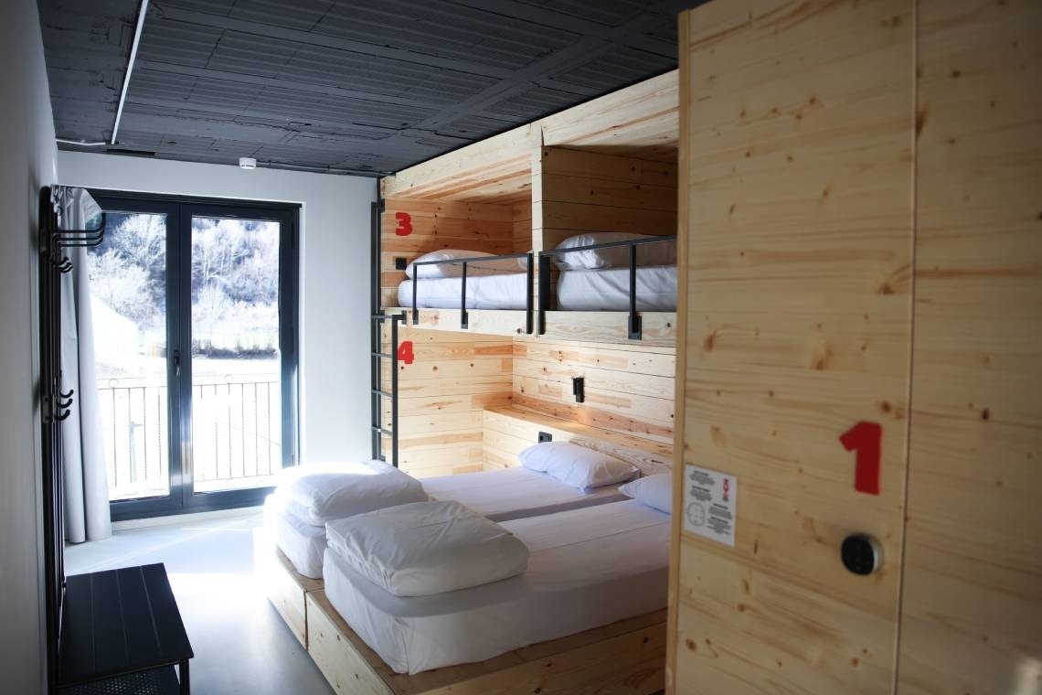 Lits superposés dans un dortoir mixte pour 4 personnes