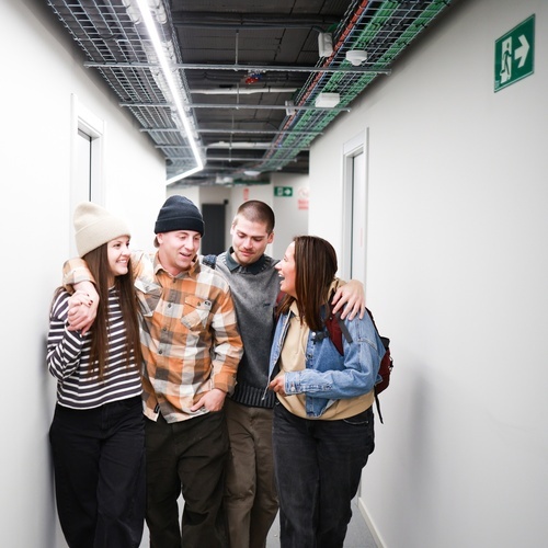 Dos parejas en Ky Hostel Arinsal