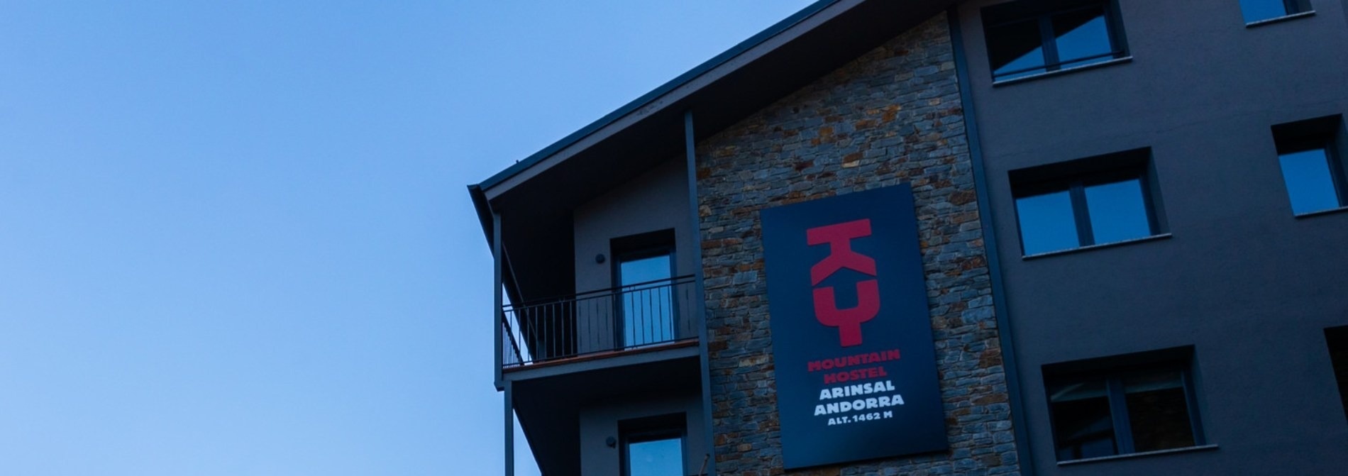 Ky mountain hostel Arinsal exterior
