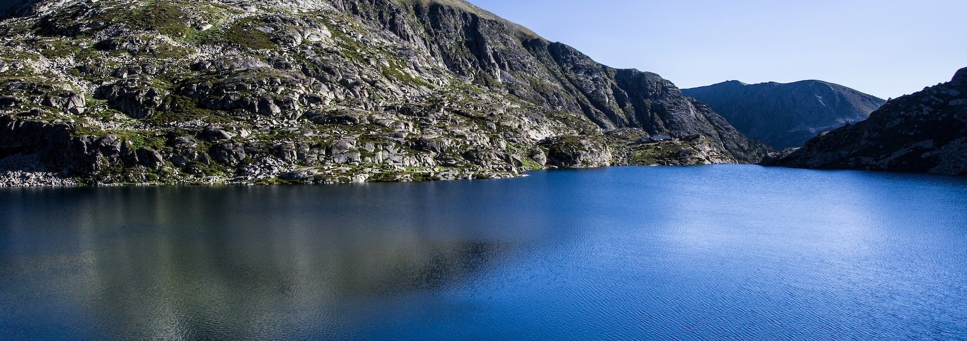 lac de haute montagne en Andorre