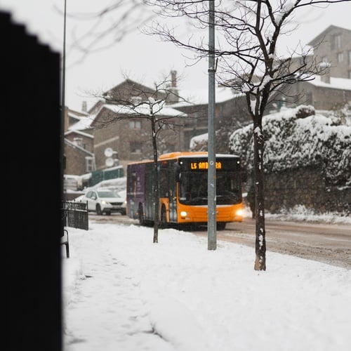 Arinsal pueblo después de una nevada