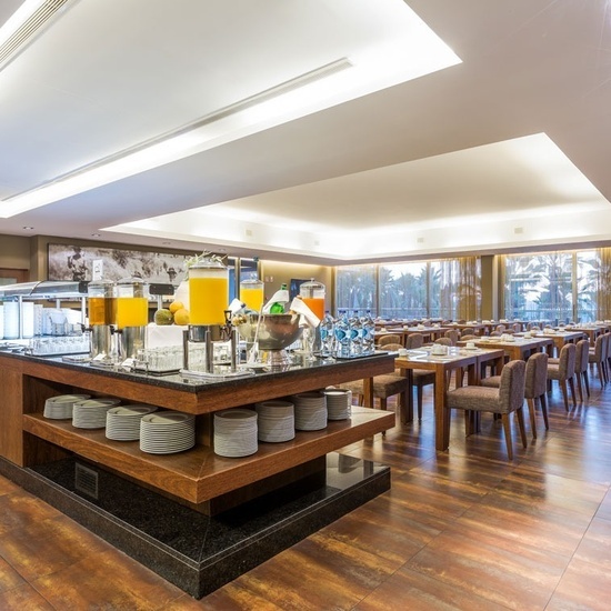 Restaurants & Bars