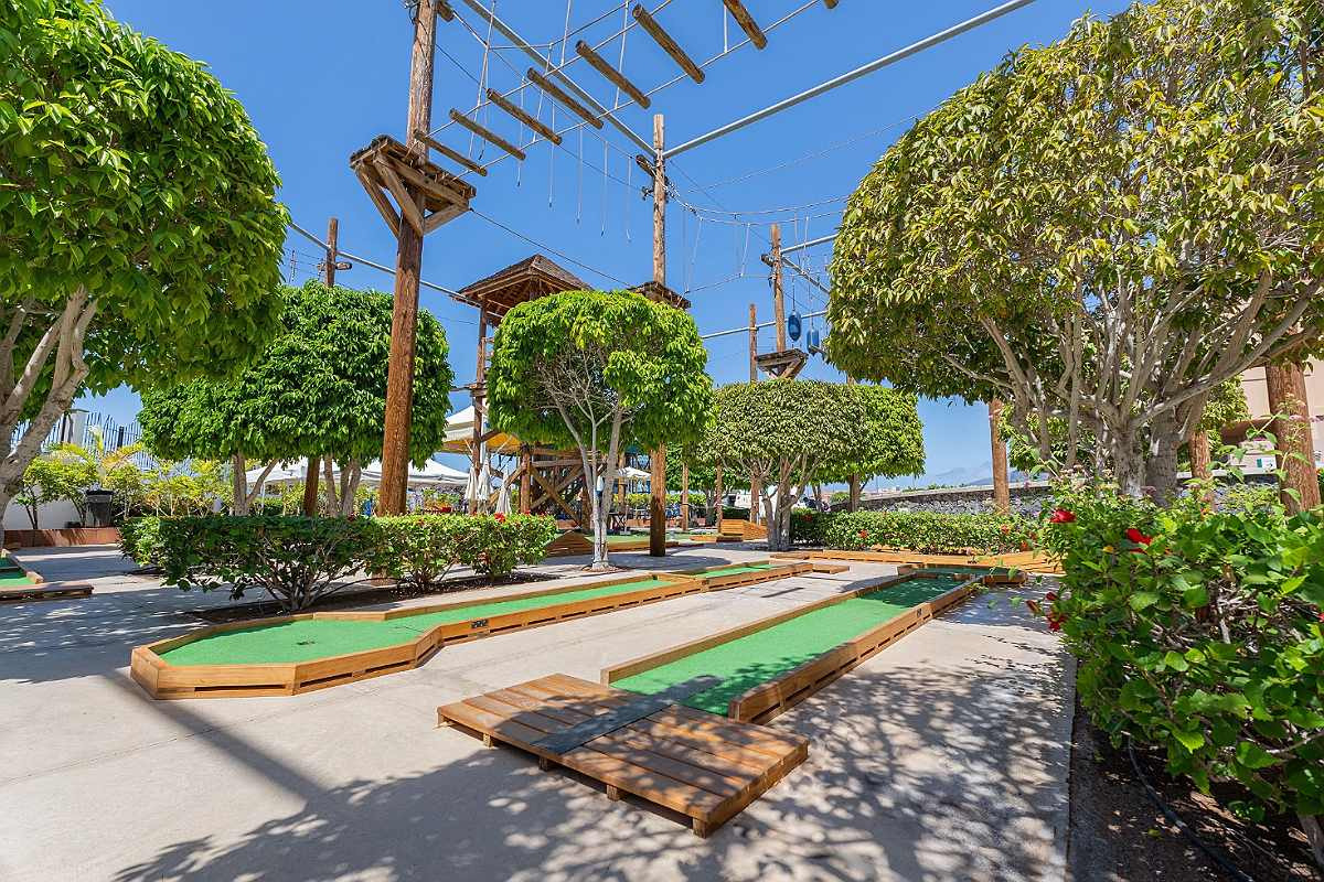 Landmar Hotel: Minigolf und Abenteuerpark für Familien.