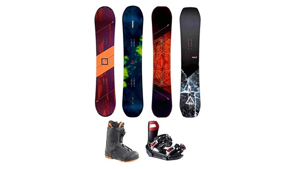 algunas tablas de snowboard y un par de botas