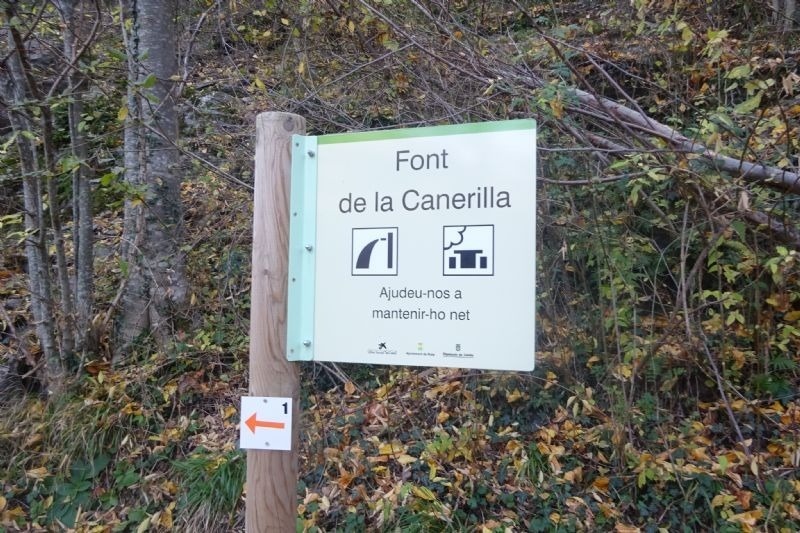 un cartell que diu font de la canerilla