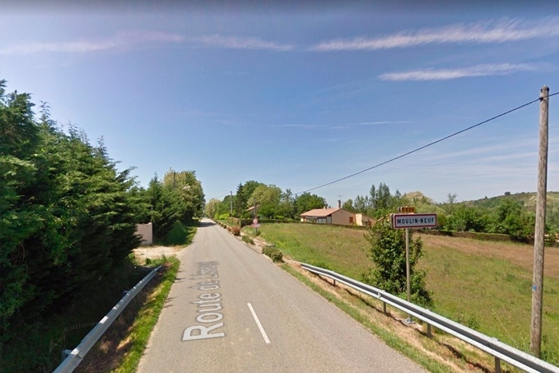 a road with the word route on it