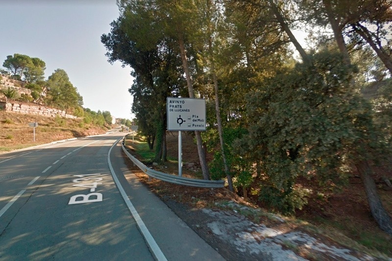 una señal de tráfico en la carretera b-301
