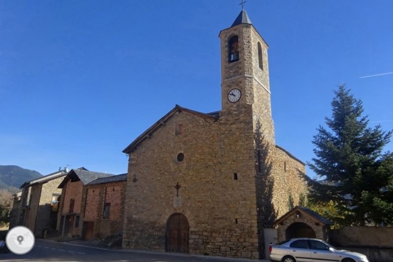 un rellotge a la torre d' una catedral de pedra