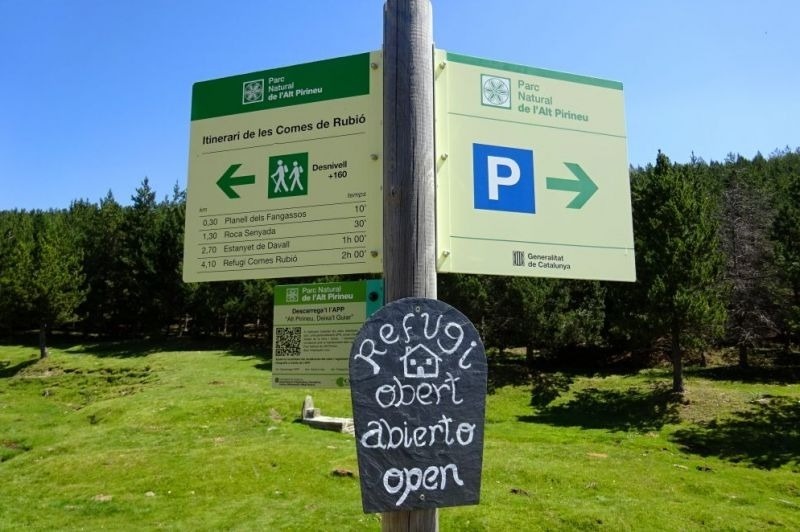 un cartell de parc natural de l' alt pirineu