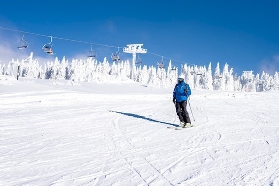 Vas a esquiar con niños? No te olvides de equiparlos bien - Blog Oficial  del Grupo ARAMÓN