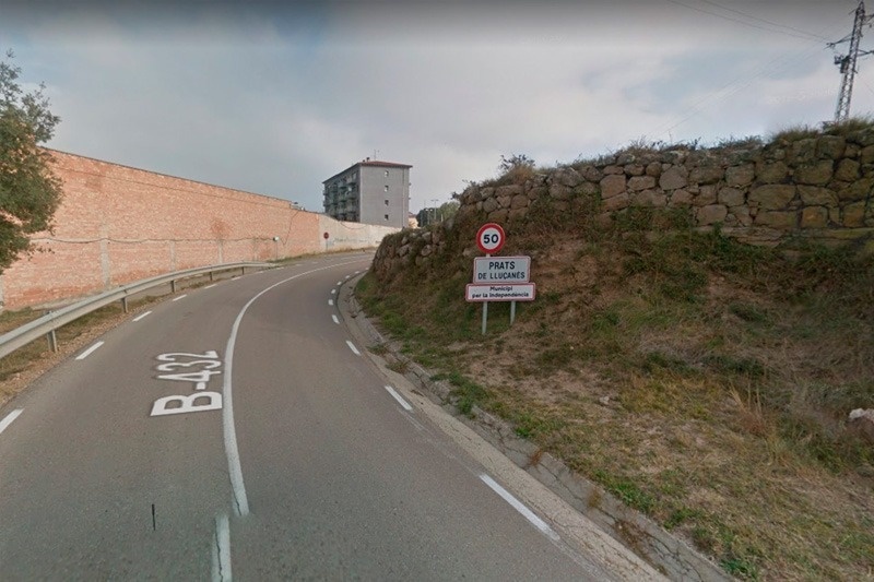 a road with a sign that says 50 on it