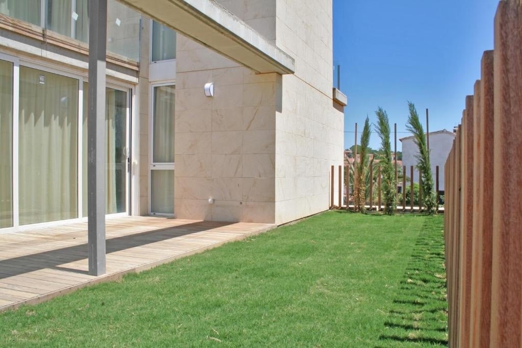 APARTAMENT QUÀDRUPLE AMB JARDÍ