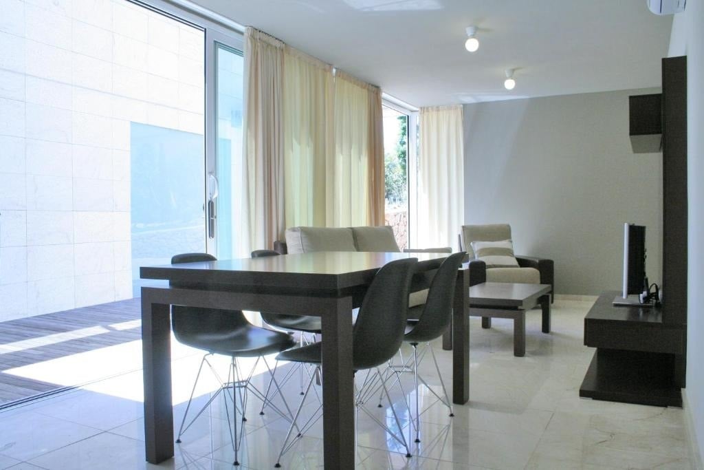 APARTAMENT DOBLE LARGE AMB TERRASSA