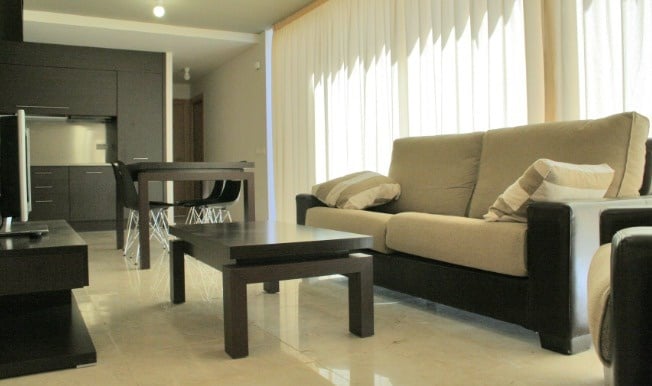 APARTAMENTO <span> TRIPLE LARGE CON TERRAZA </span>