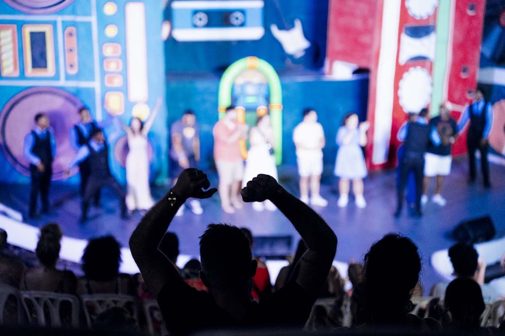 LHVC Resorts: Corpo celebrates at special event with performers.