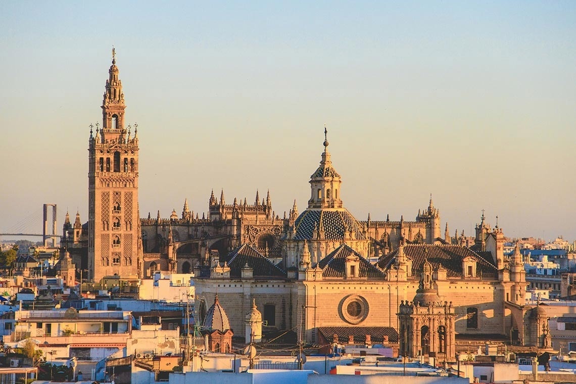 una vista aérea de la catedral de sevilla