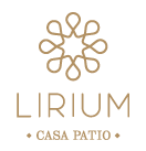 un logotipo para lirium casa patio con una flor en el centro