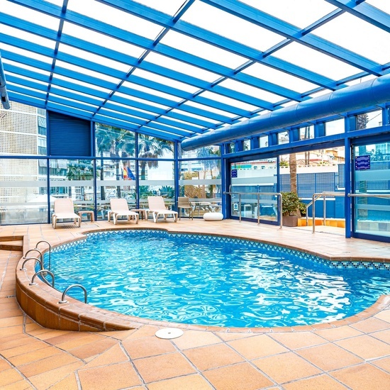 Piscine intérieure / Piscine extérieure