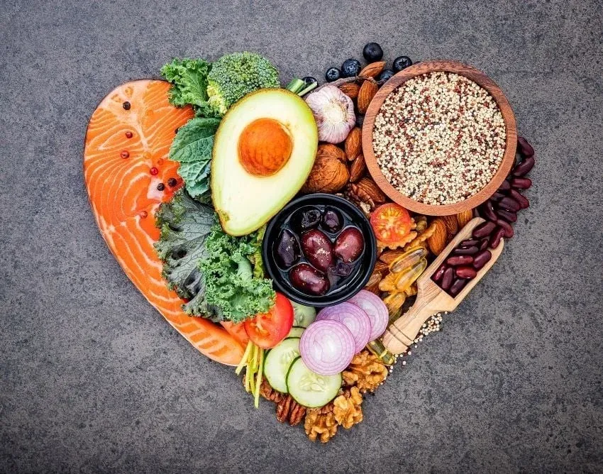Deliciosos alimentos en forma de corazón para la salud del corazón en María del Mar.