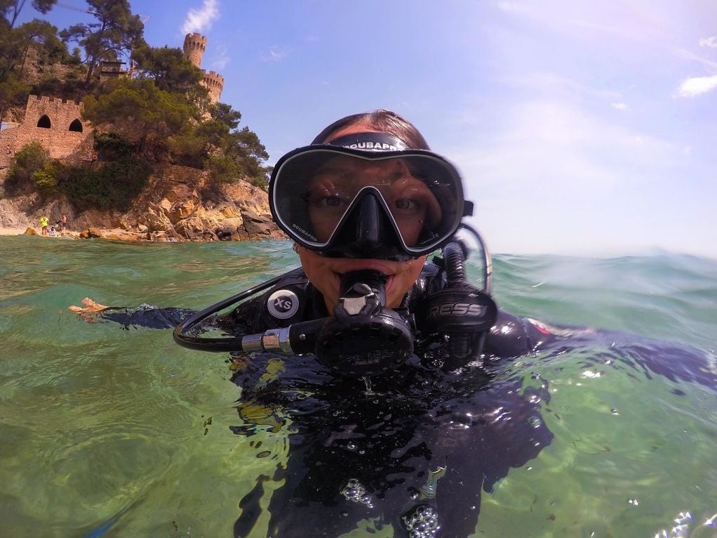 Dive into crystal clear waters near Maria del Mar: an unforgettable adventure!