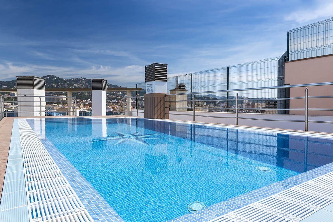 Apartaments Blau a Lloret de Mar: Piscina a la terrassa amb vistes, Marsol Hotels & Resorts.