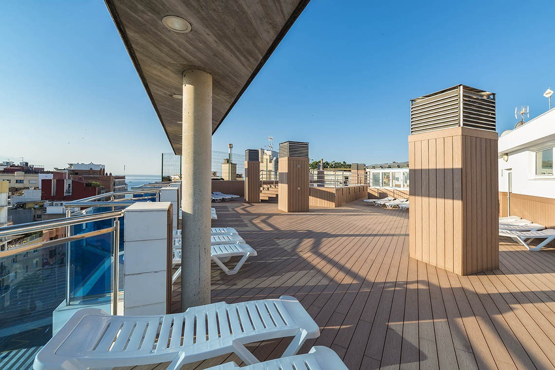 Apartaments Blau, terrassa amb gandules i vistes a Lloret de Mar, Marsol Hotels