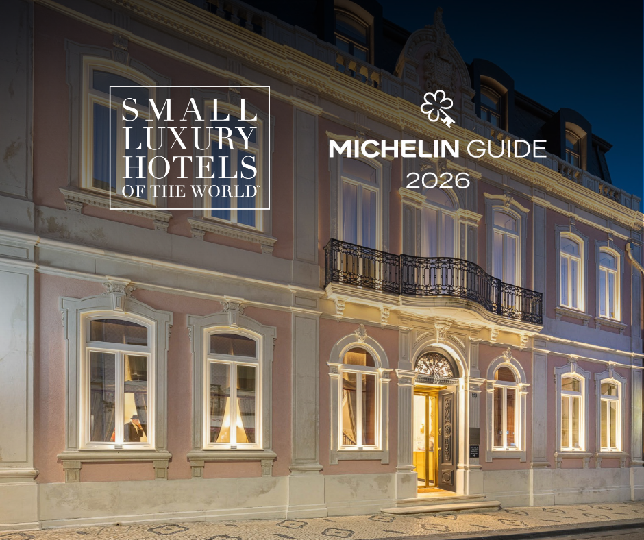 MS collection: corpo, luxury hotel courtyard with pool and mural.