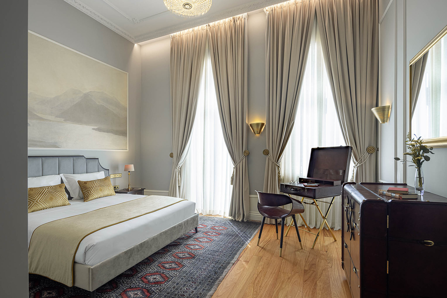 Elegant bedroom at MS Collection: Palacete de Valdemouro, Aveiro. Official Website.