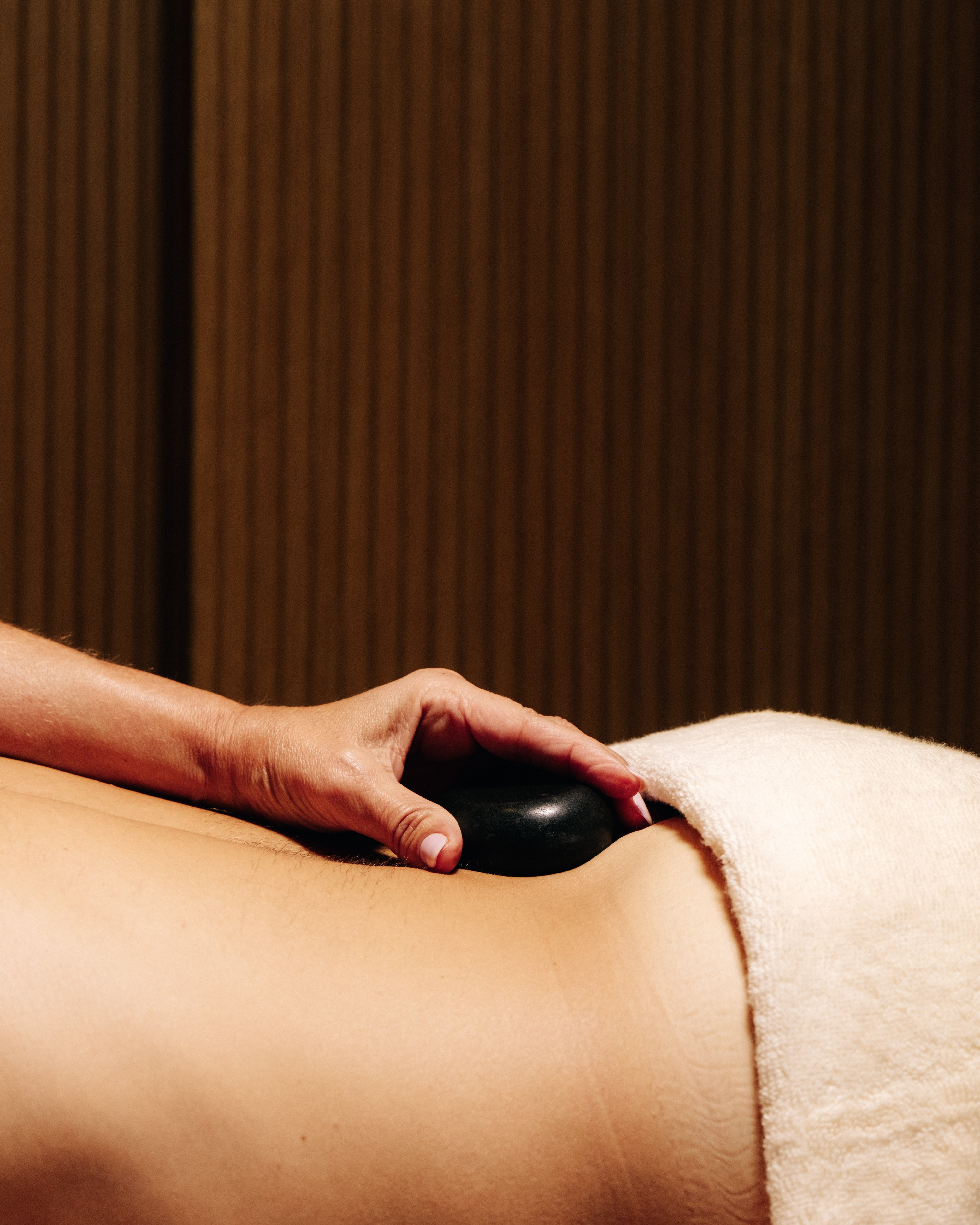 Relaxe com um tratamento facial rejuvenescedor em nosso spa. MS Collection: corpo.