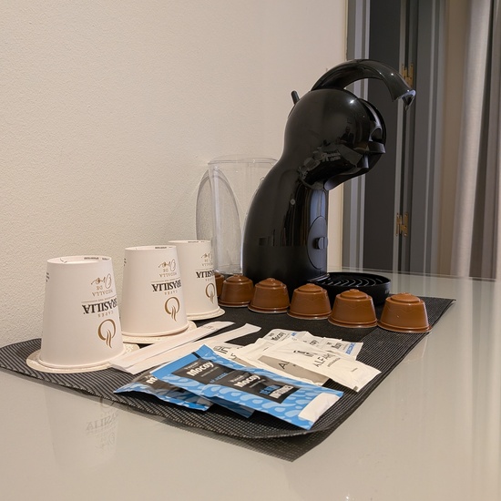 SERVICIOS - Set para preparar café o té, incluido en todas las habitaciones.